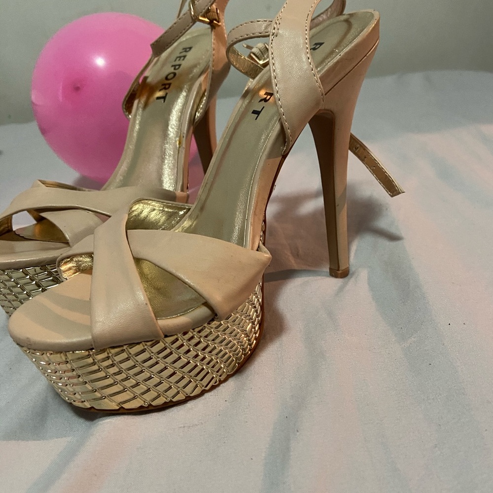 Report Heels